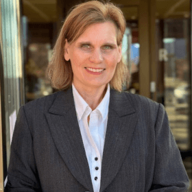 Lynn M. Gaumer headshot